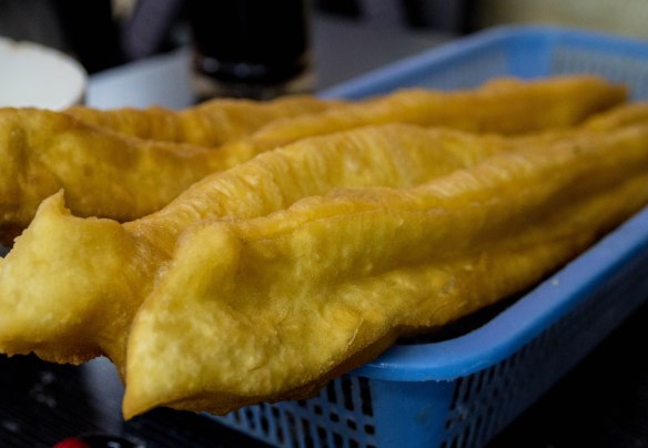 油条 fried break sticks