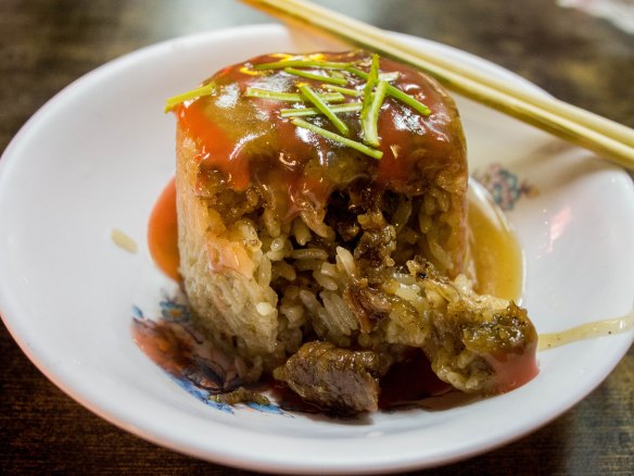 筒仔米糕 tǒngzǎi mǐgāo; tube rice pudding (with pork and mushrooms)
