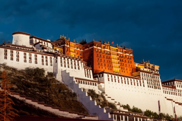Potala Palace at dusk